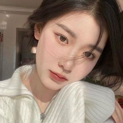 圣洁的艾曼妞